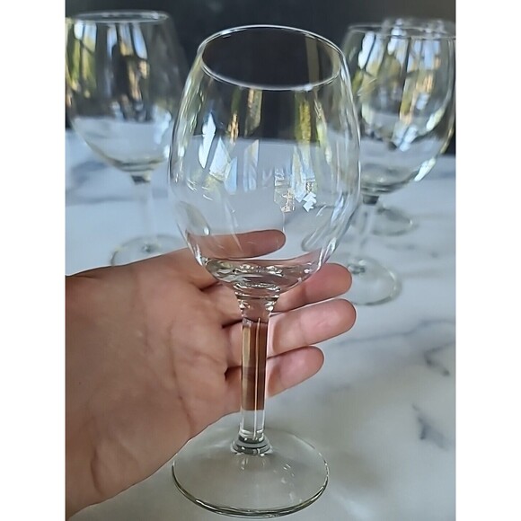 Clear Wine Glasses Set Of Four - Picture 9 of 10